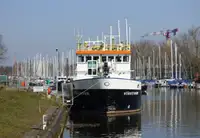 Vliestroom seagoing cranevessel Damen shipyards
